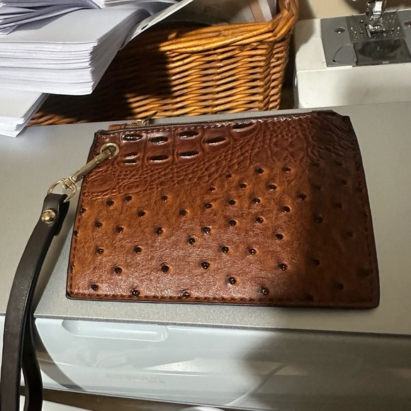 Elegant Brown Genuine Leather 3 pc Bag Set - Picture 6 of 12